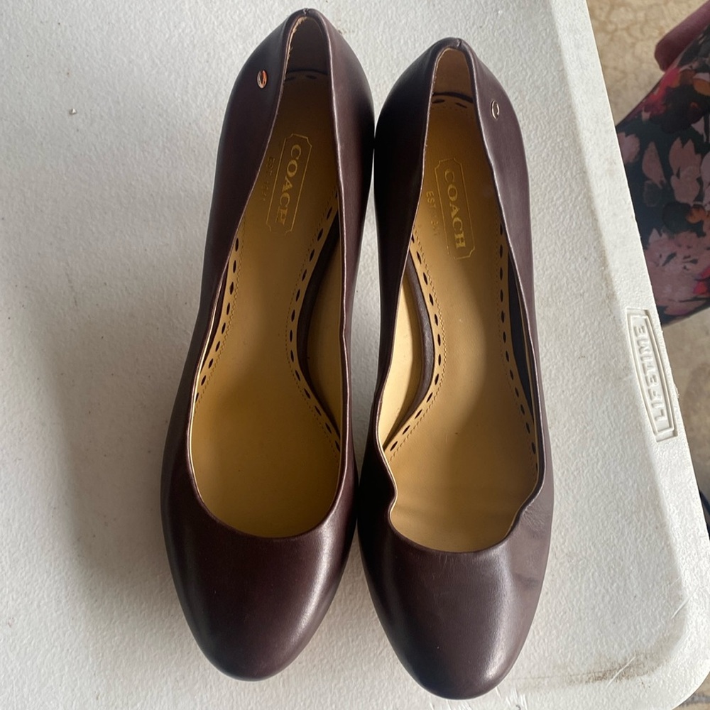 Authentic Coach Heels Brown size 8